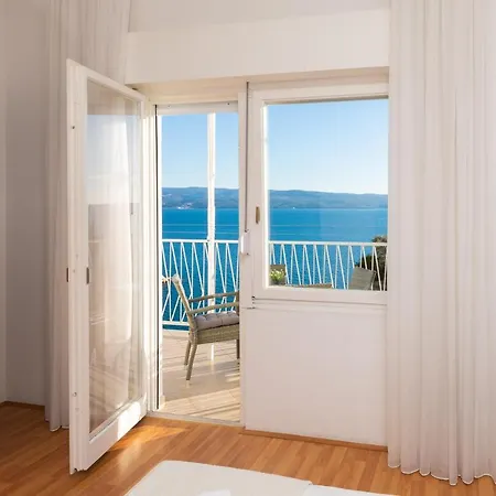 Deja Blue Apartment *