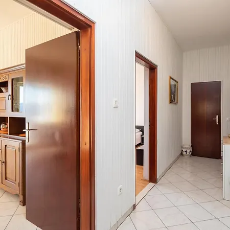 Apartment Deja Blue Jesenice (Split-Dalmatia)